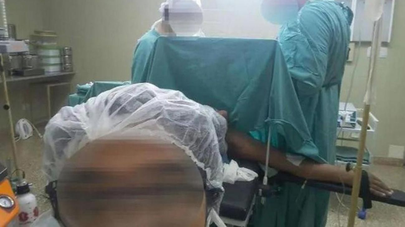 Santiago del Estero: echan a una médica que se sacaba selfies con pacientes desnudos