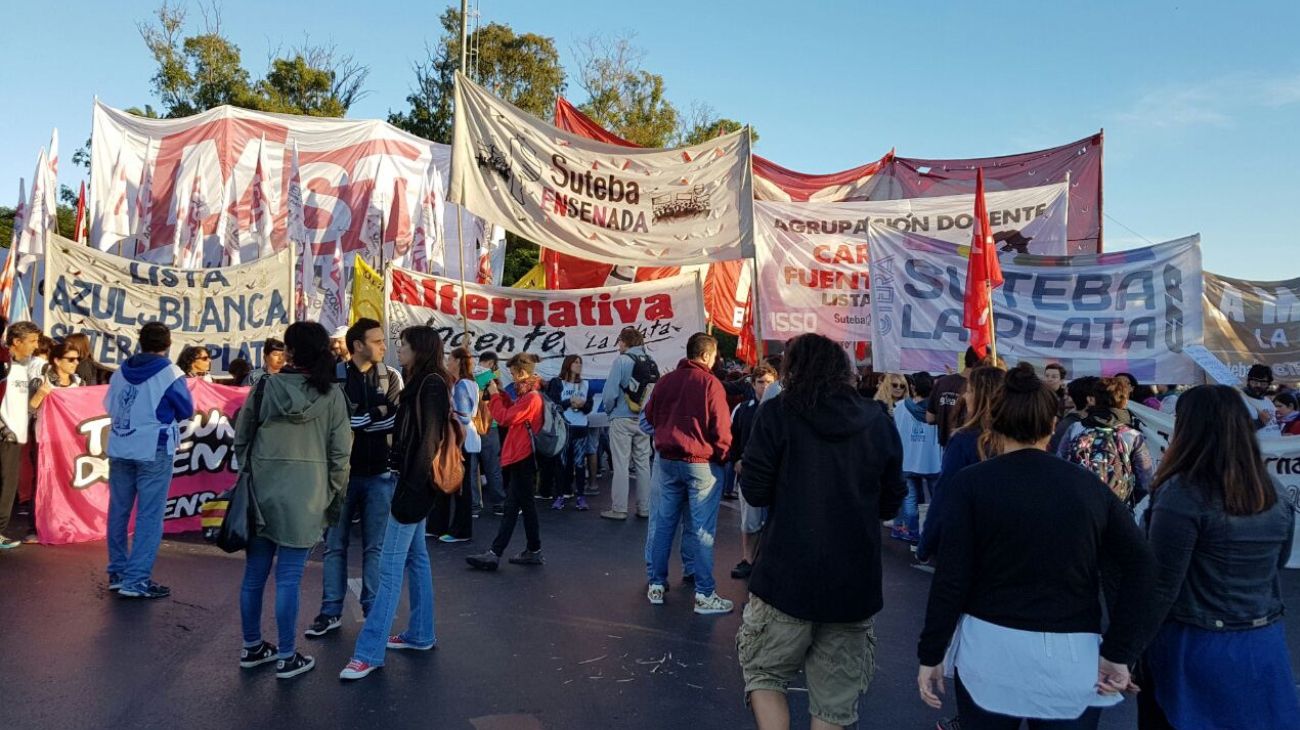 Inicio de clases: docentes de izquierda convocan a paros en todo el país para este miércoles