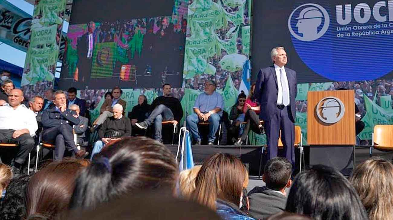 El Presidente sumó respaldo sindical, pero solo asistieron los funcionarios propios