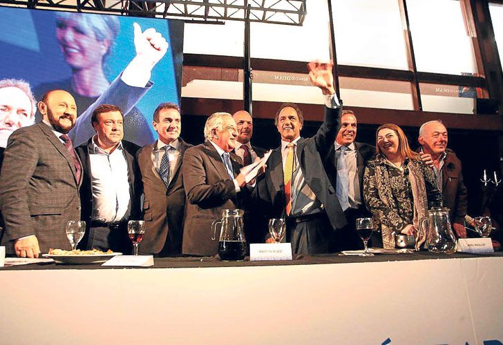Arman una mesa para definir los precios de la energía 2016