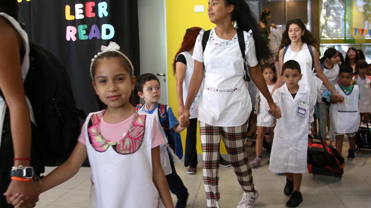 Tras el acuerdo salarial con los docentes, este miércoles arrancan las clases en territorio bonaerense