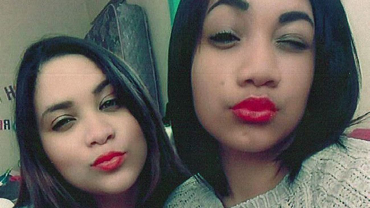 Se sacó una selfie con una amiga y descubrió una terrible historia familiar