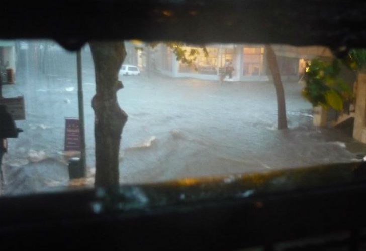 Explotó una cámara de Edenor y hay caos por el temporal