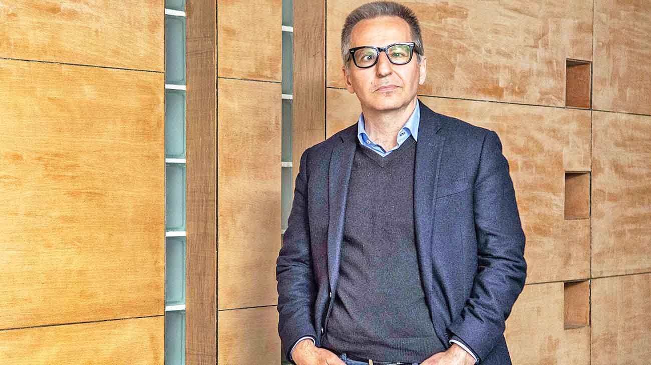 “Hay que reforzar la AUH; la gran falla del mercado es el 50% de jóvenes pobres”