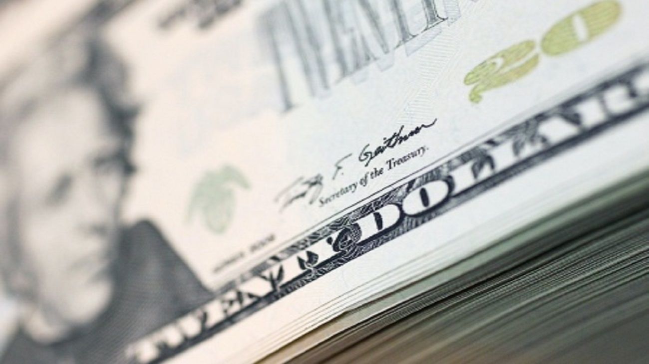 Devaluación del 50%: la clave para que se equilibre el mercado cambiario