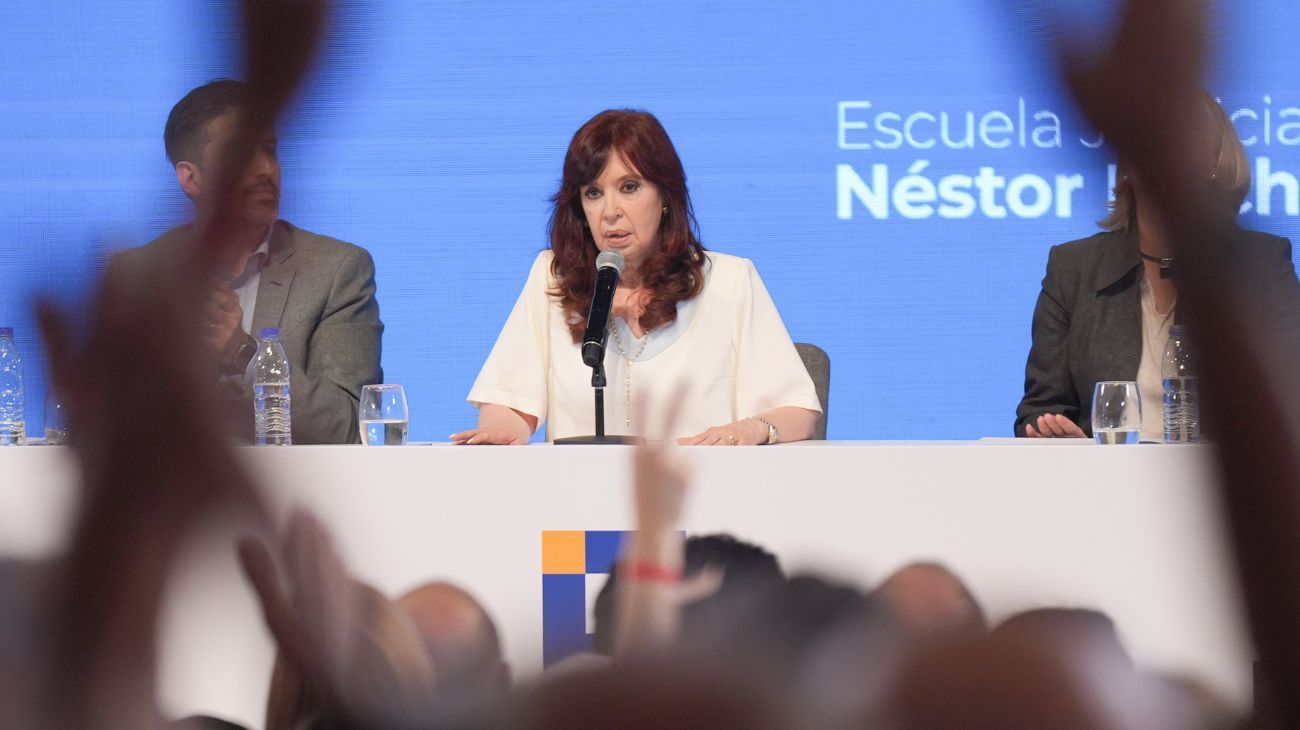 El "operativo clamor", ¿en la Feria del Libro?