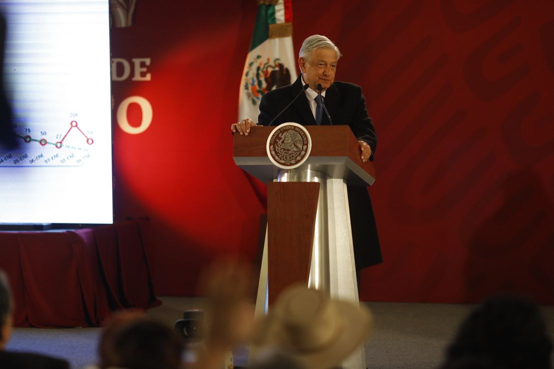 ¡Arriba, México! Tu presidente va a hablar contigo ahora