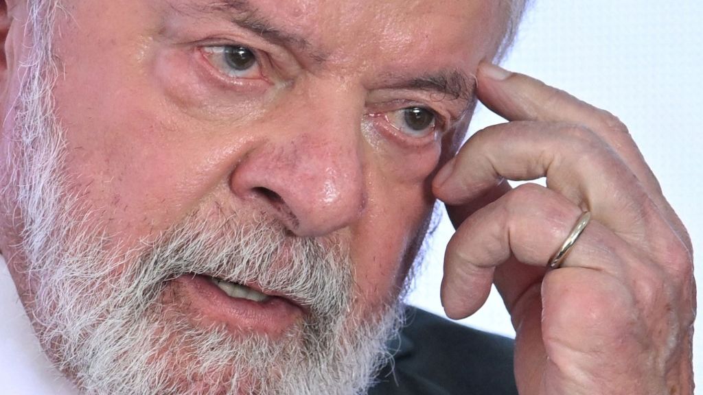 Lula da Silva suspendió a último momento su salida rumbo a China "por neumonía leve"