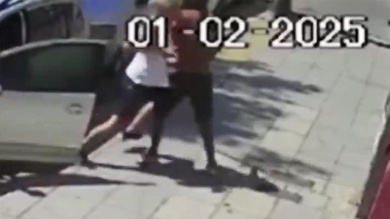 Brutal ataque de un "trapito" a un automovilista: "Dame 5.000 mil pesos, porque te rompo todo o te mato"
