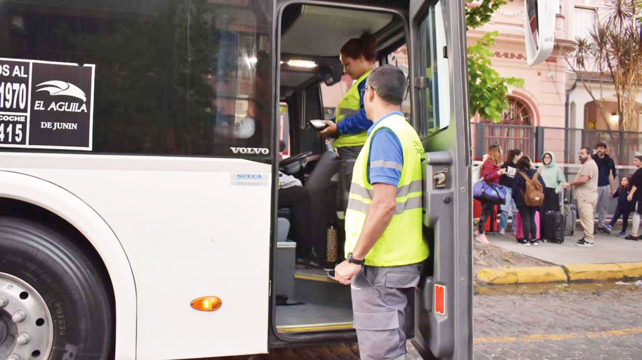 Controles e infracciones en los micros de los egresados