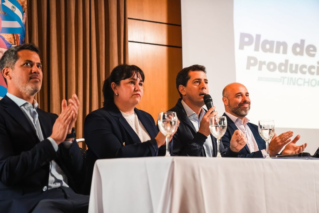 Elecciones en Corrientes: Martín Ascúa presentó su plan de Gobierno y recibió un fuerte respaldo de Wado de Pedro