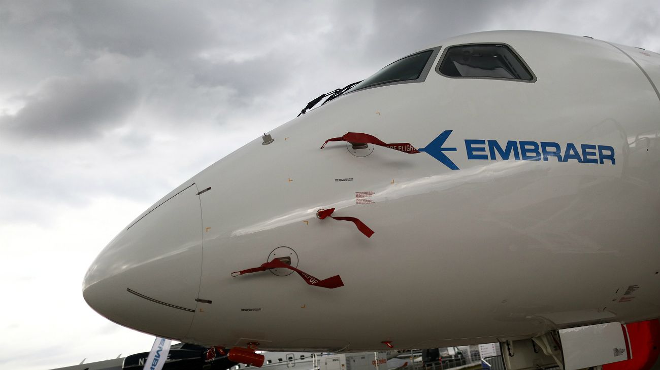 Embraer advierte de ingresos inferiores a objetivos para 2018