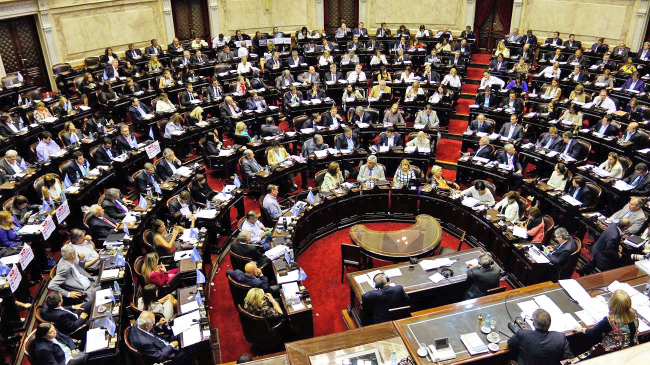El Congreso vuelve a debatir la deuda para la tribuna