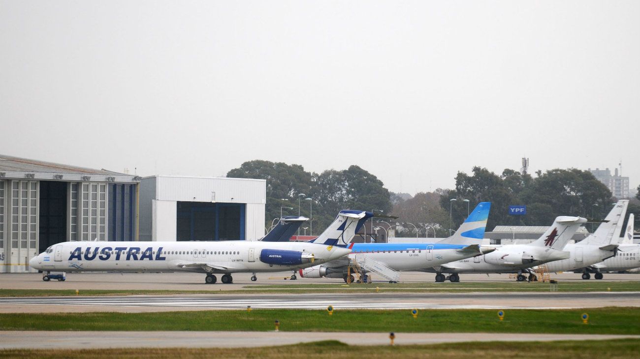 Peligro en el aire: dos aviones casi chocan y apuntan a la falta de radares