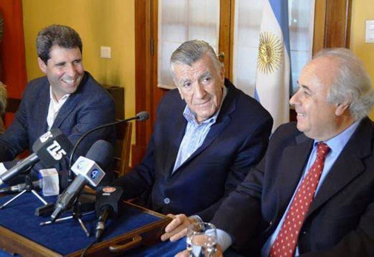 Gioja quiere un cargo nacional y creen que haría fórmula con Scioli