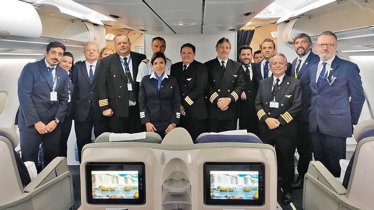 Se complica el retorno de cientos de argentinos desde Lima tras declararse el toque de queda