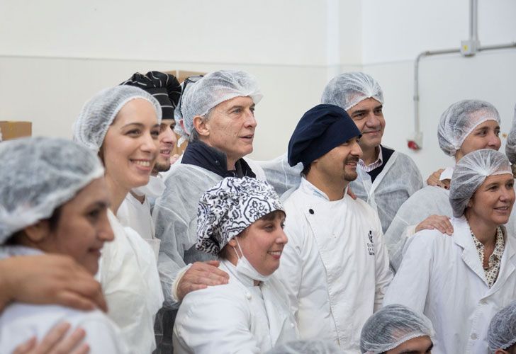 Macri y Vidal de campaña en una pastelería