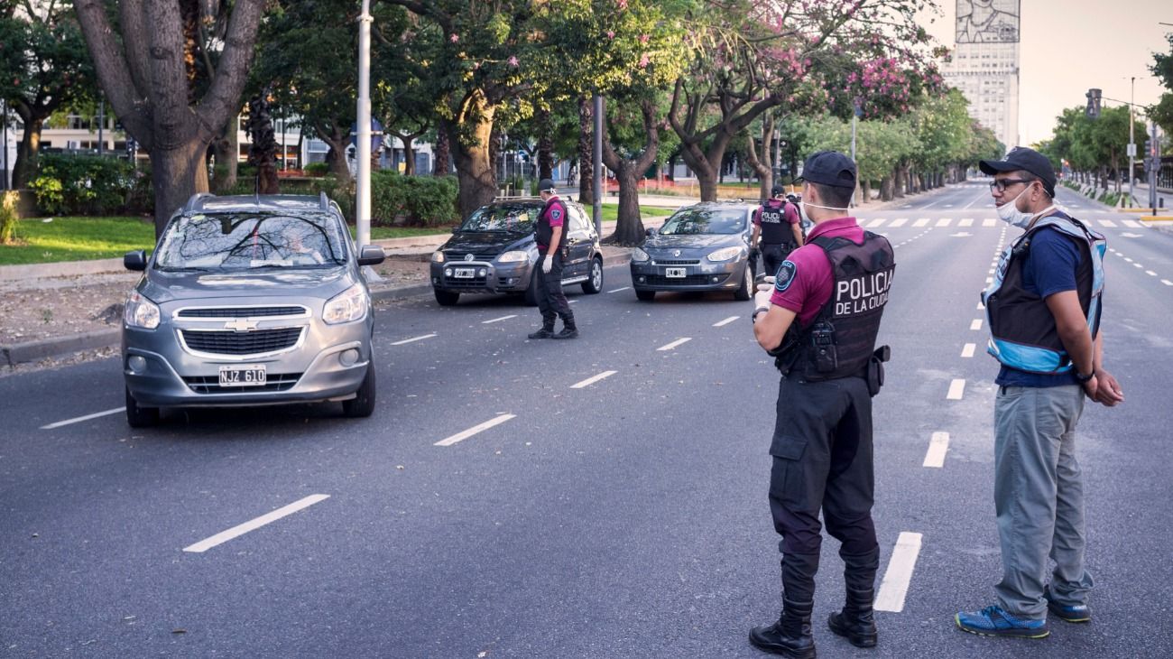 Descargá los formularios para circular si cuidás a una persona mayor o tenés que trasladar a tu hijo