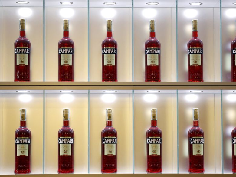 El ron se convierte en la bebida de moda y beneficia a "Campari"