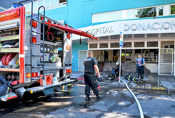Pánico en el Santojanni: evacuaron a pacientes por un principio de incendio
