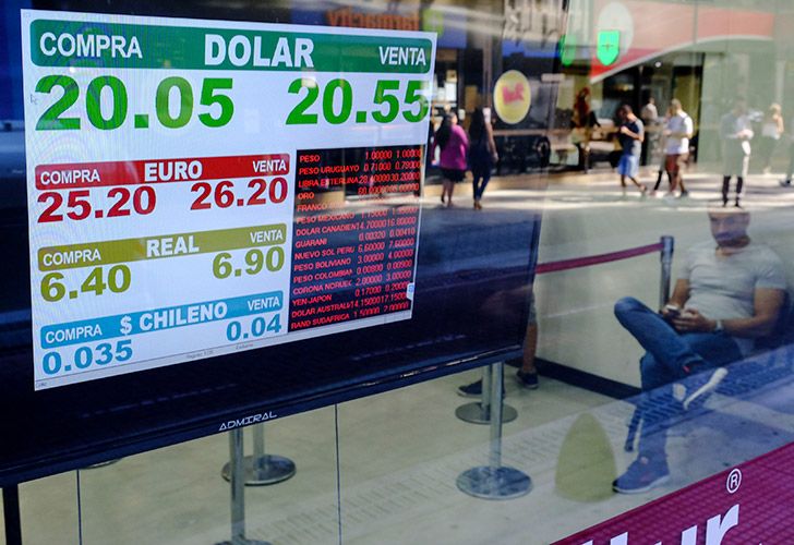 El dólar se dispara a $20,85 pese a la intervención del Banco Central