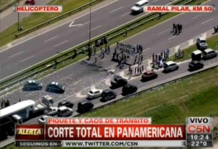 Dos piquetes complican los accesos a la Capital