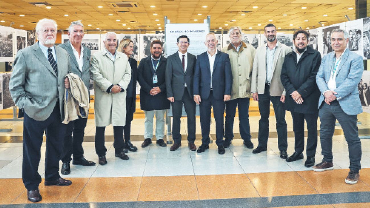 Icónicas fotos en una expo, homenaje a la democracia