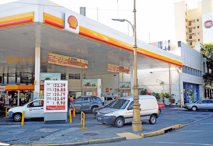 El petróleo no se detiene y las naftas podrían subir otra vez