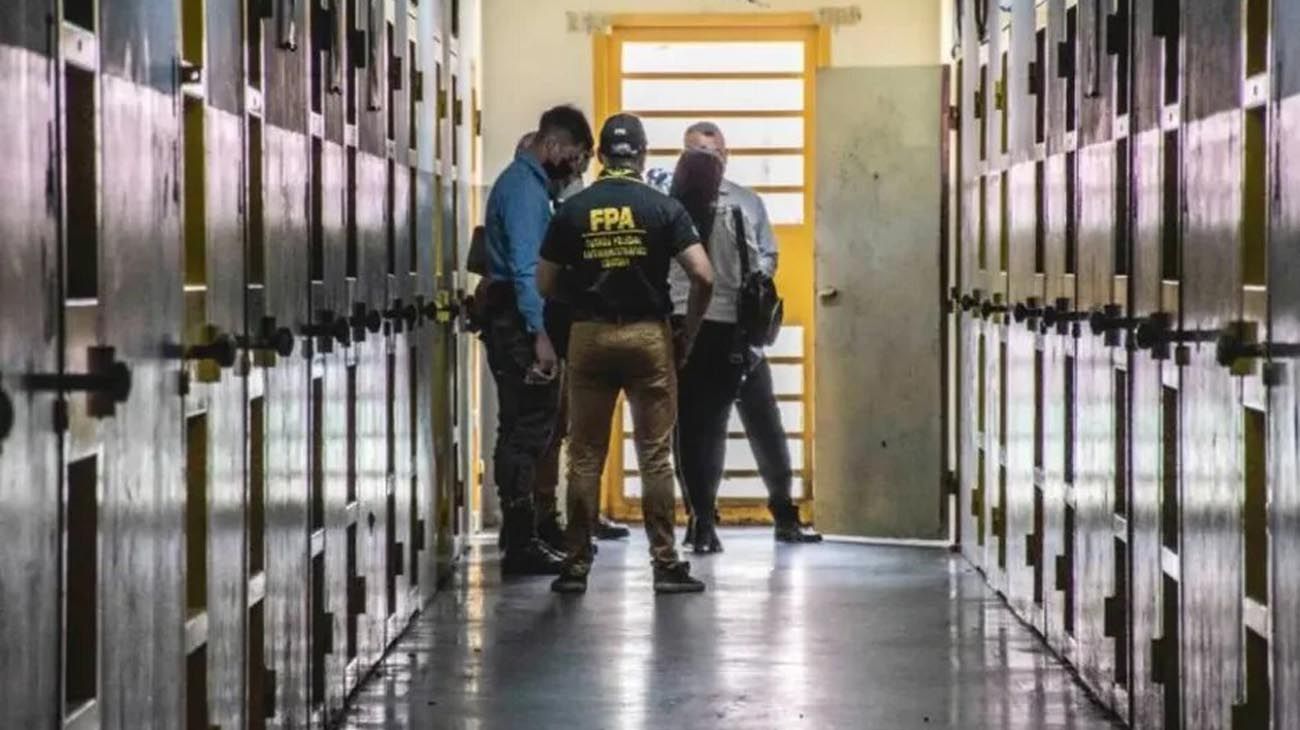 Escándalo en Bouwer: detienen a dos oficiales que intentaron ingresar drogas a la cárcel