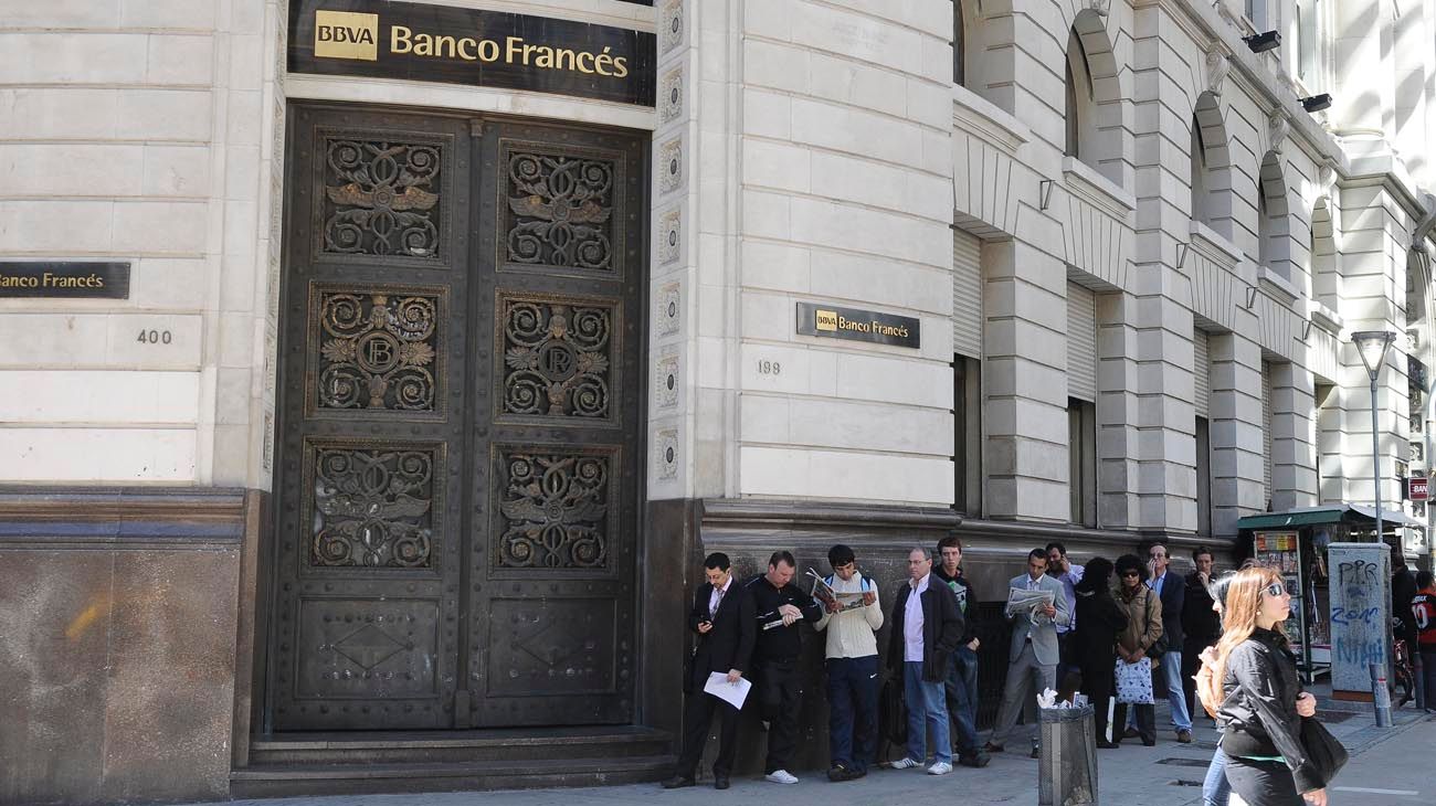 Proponen impuesto del 1% a financieras y bancos para enfrentar crisis del coronavirus