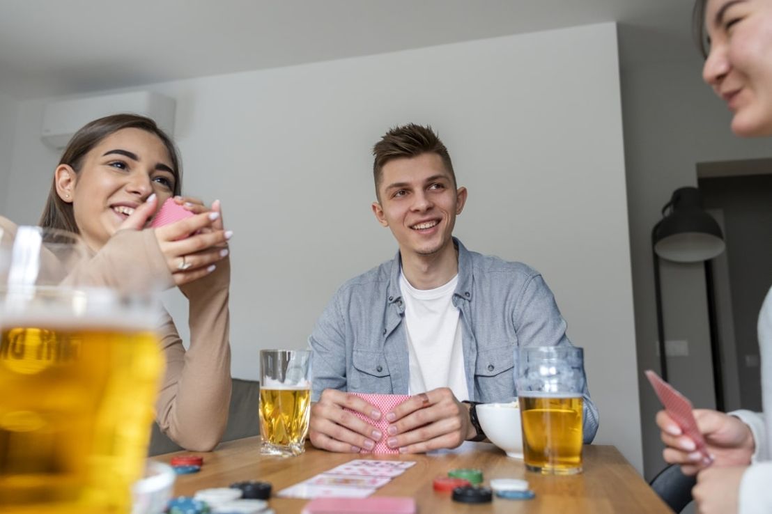 El 96% de docentes apoya incluir la prevención del consumo de alcohol en la currícula escolar