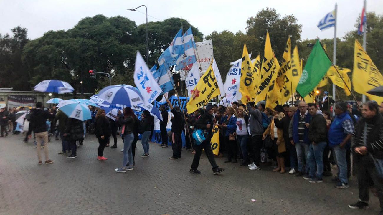 Todo listo para la presentación del libro de Cristina Kirchner: cánticos y militancia
