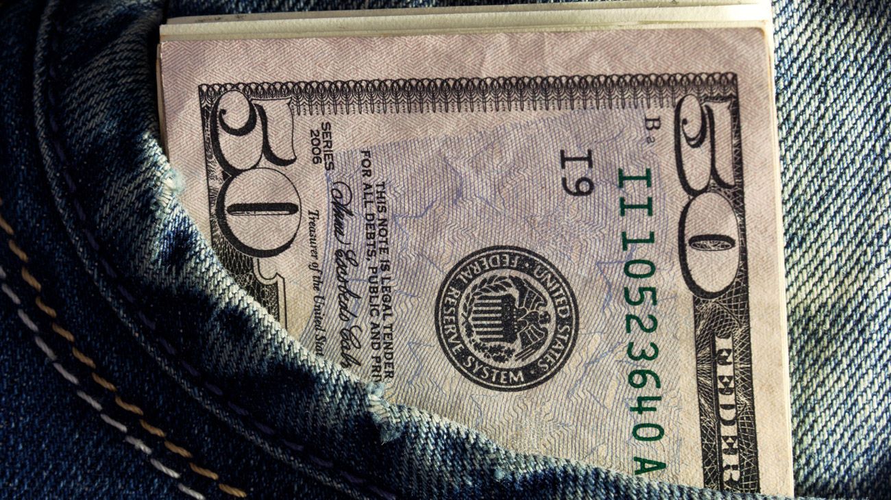 El dólar vuelve a subir y cotiza $28,42 para la venta