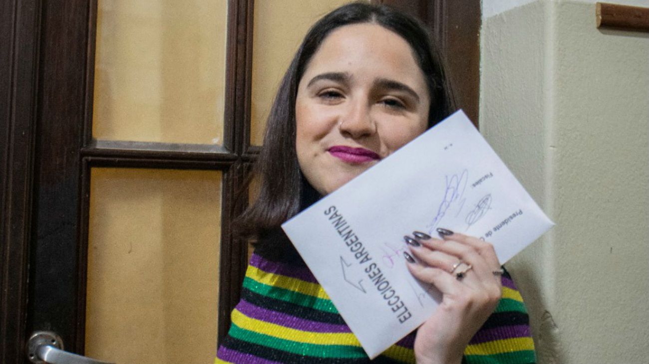 Ofelia Fernández debutó en el cuarto oscuro y como precandidata