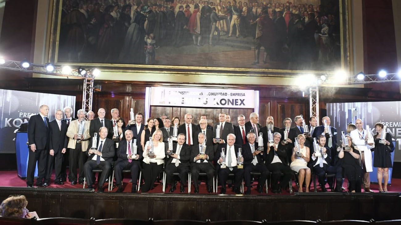 Todas las fotos de la gran gala de los 39°Premios Konex a las instituciones