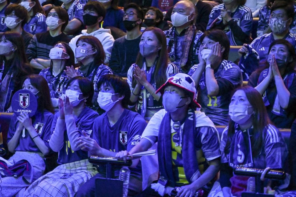 Respeto por los semáforos y estadio limpio: así festejaron los japoneses la victoria ante Alemania
