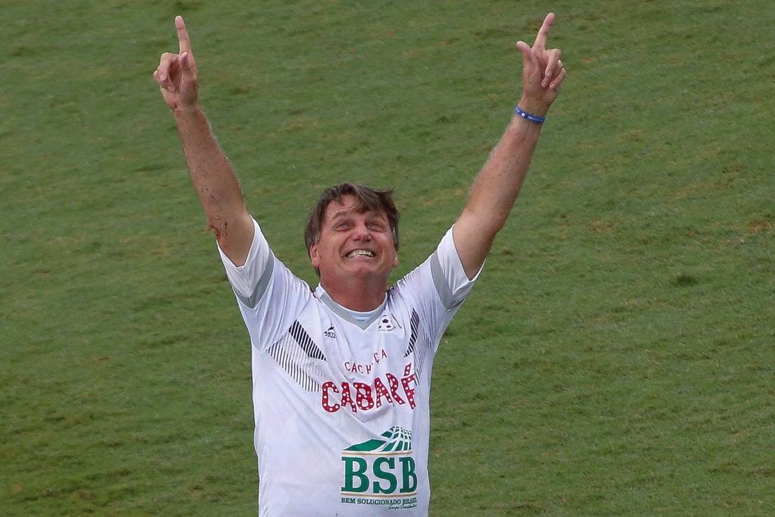 Brasil tiene cada vez más Covid, pero para Bolsonaro hay que "ir a la playa"