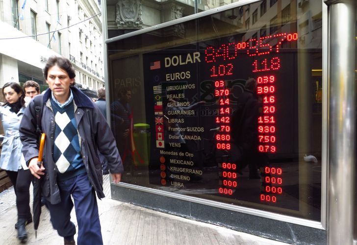 Se extiende el default de dólares para las empresas y afecta a más sectores