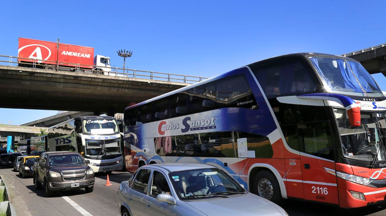 La UTA anunció paro de micros de larga distancia el próximo 17 y 18 de abril