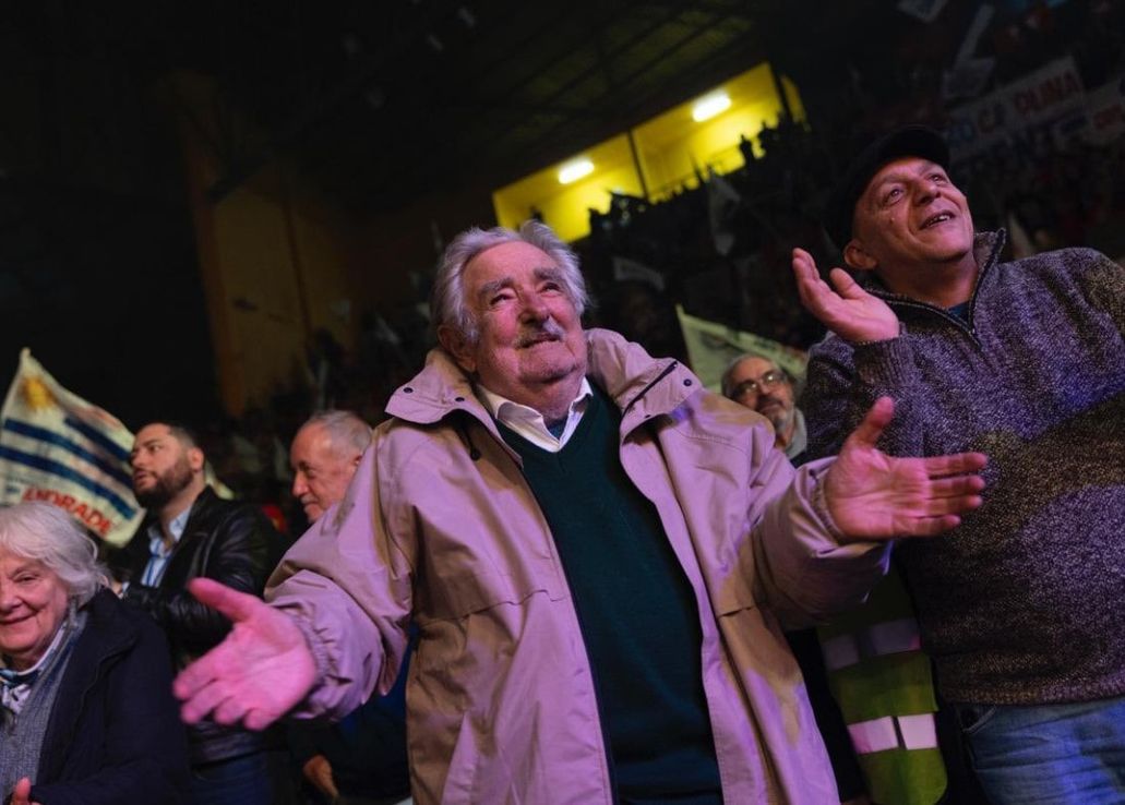 Pepe Mujica celebra la vida: el expresidente uruguayo sorprendió con su baile al ritmo del Negro Rada