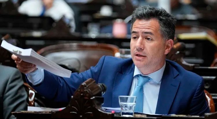 Bornoroni pide “gente común” para las listas de LLA y cuestiona la falta de ajuste en Córdoba