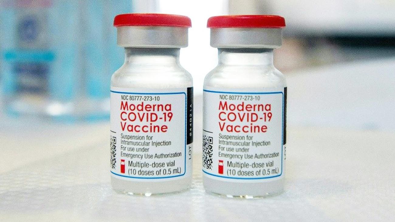 Tercera dosis de Moderna aumenta anticuerpos contra ómicron