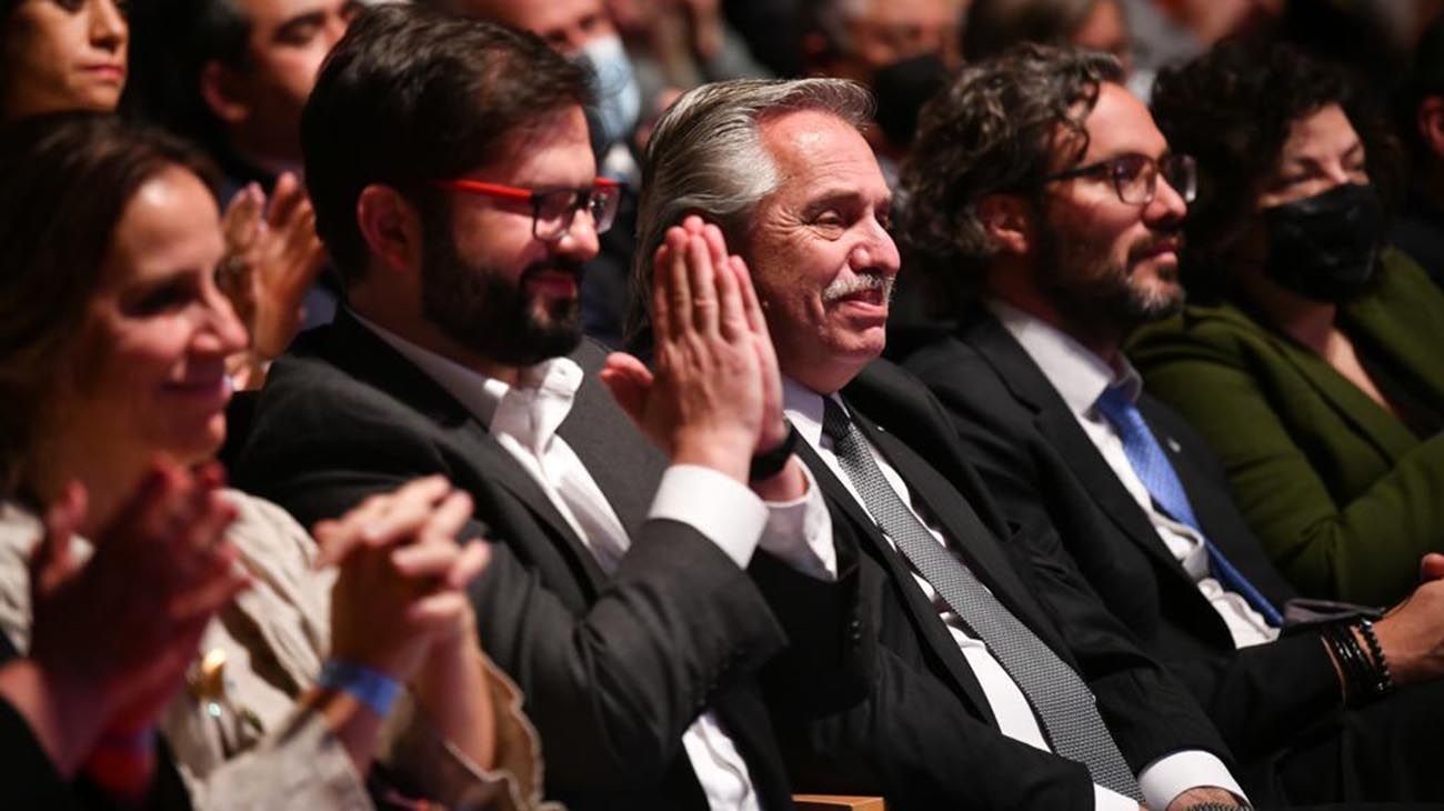 Jorge Fontevecchia: "Chile se autopercibe como una isla"