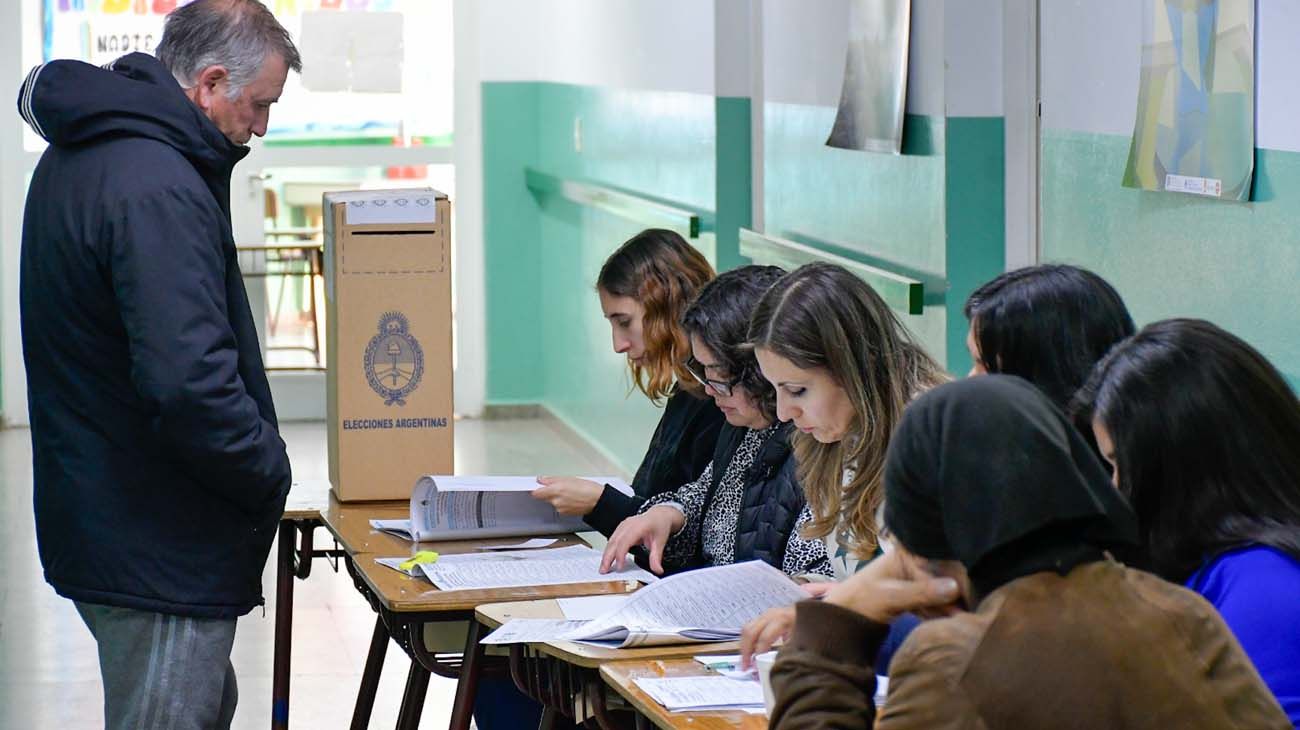 Apatía electoral: uno de cada tres cordobeses está indeciso o piensa votar en blanco
