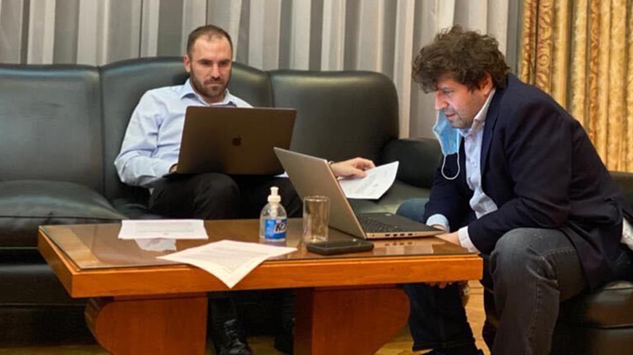 Martín Guzmán confía en que los fondos buitre queden afuera