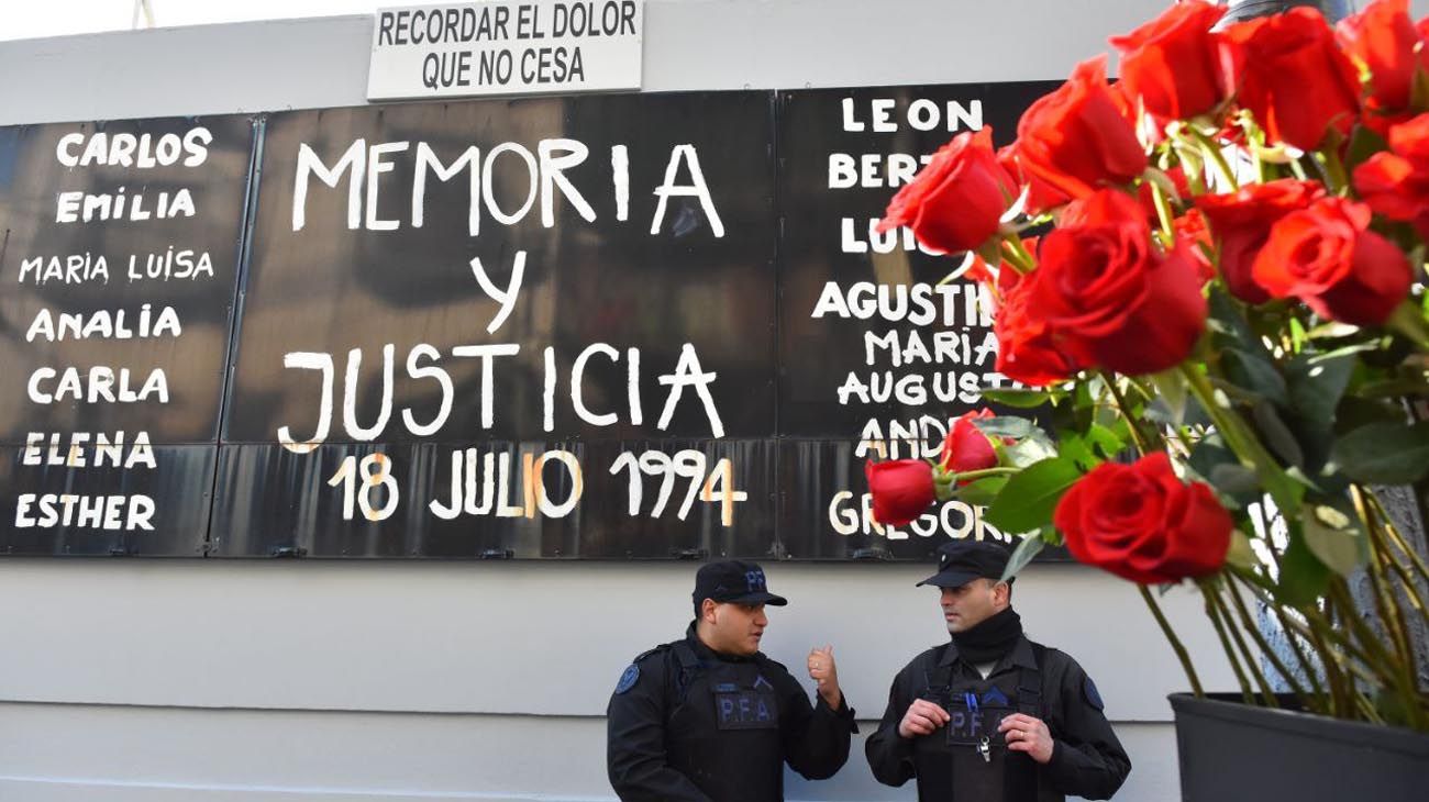 Con críticas al kirchnerismo, La Libertad Avanza festejó el fallo que culpó a Irán por los atentados