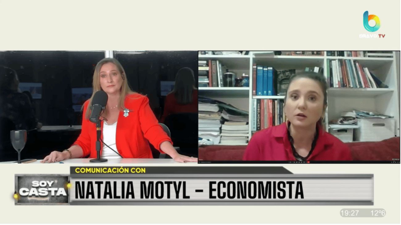 Electrizante cruce en la mesa de 'Soy casta': "No puedo terminar una frase porque me están interrumpiendo"
