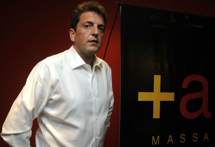 Massa cuestionó a Sabbatella por su pasado comunista