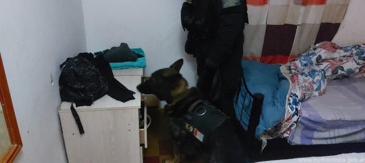 Detuvieron a una mujer que secuestró a un hombre al que le vendía drogas