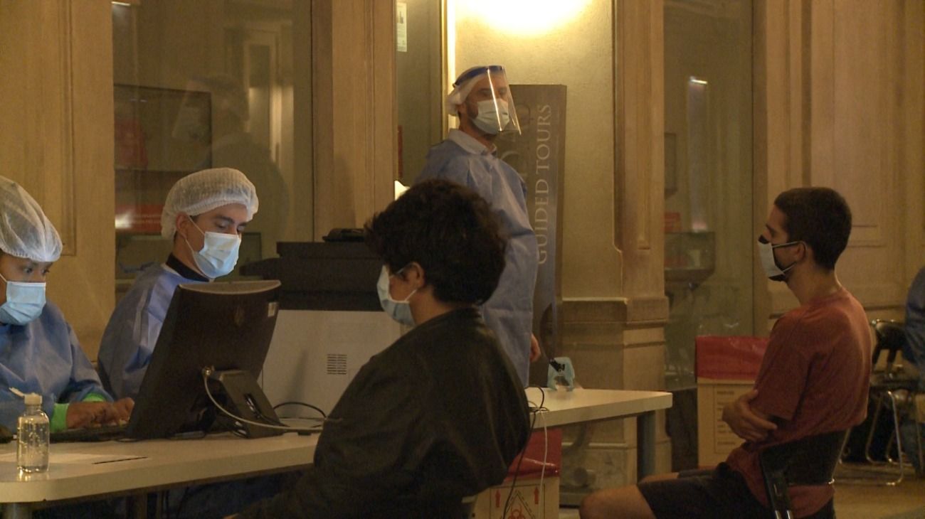 Coronavirus: comenzó el operativo de testeos DetectAR en el Teatro Colón